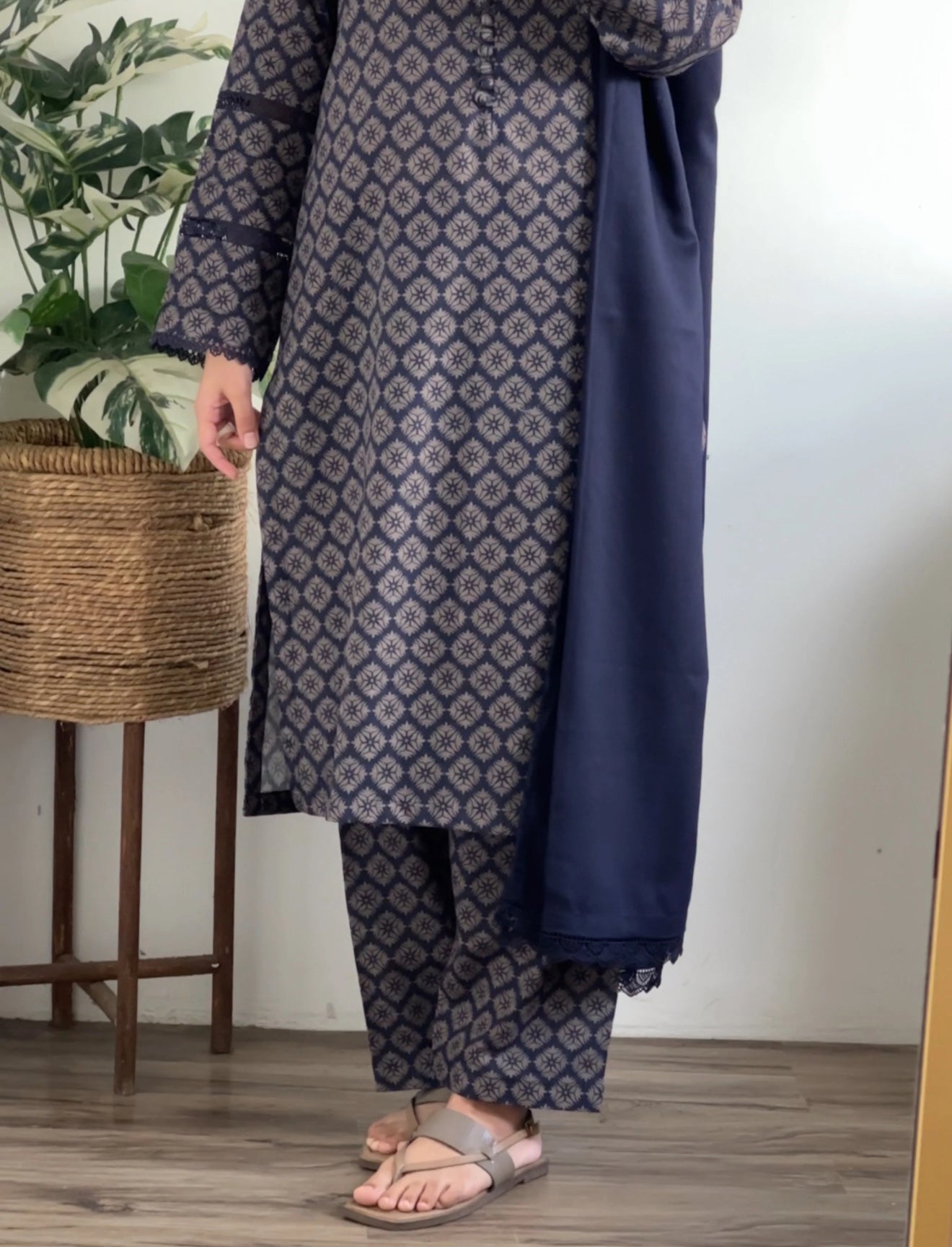 3 Piece - Khaddar Printed Navy Floral Dress with Shalwar