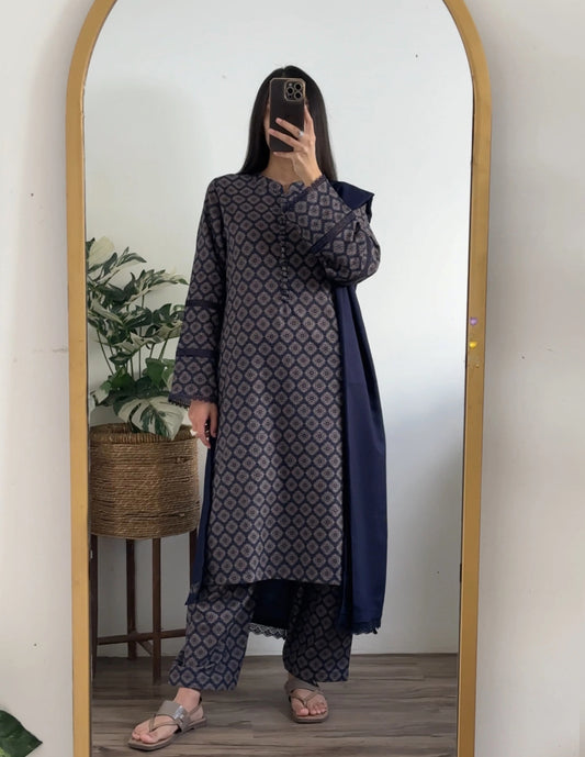 3 Piece - Khaddar Printed Navy Floral Dress with Shalwar